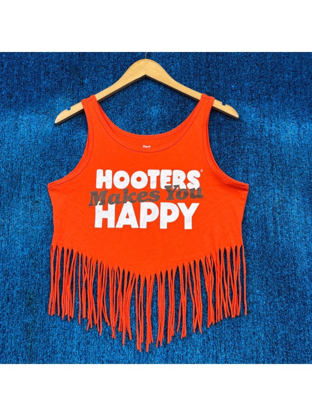 Hooters “Hooters Makes You Happy” Graphic Tank Crop Size Large